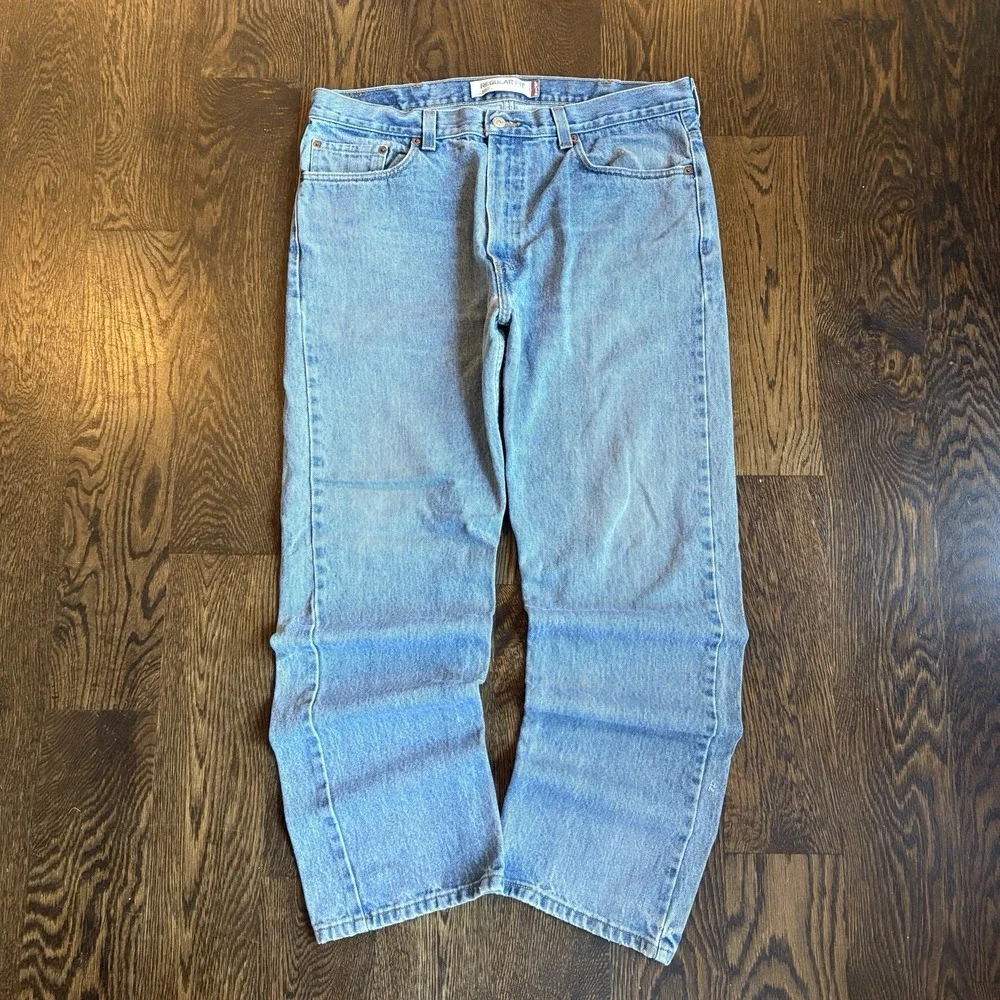 Vintage Levi's 505 Jeans Mens 38x32 Blue Pockets Regular Fit Denim Light Wash